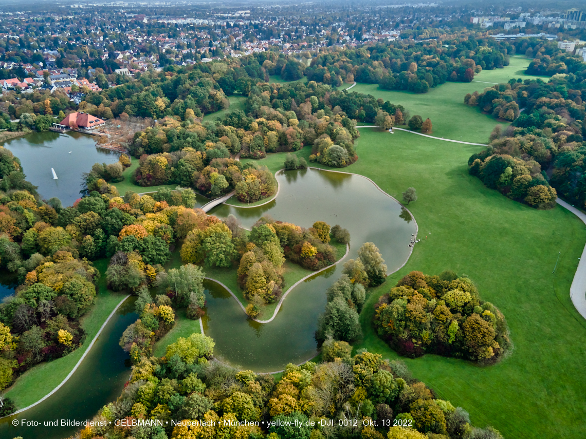 13.10.2022 - Der Ostpark mit See und Biergarten in Neuperlach 13.10.2022 - Der Ostpark mit See und Biergarten in Neuperlach